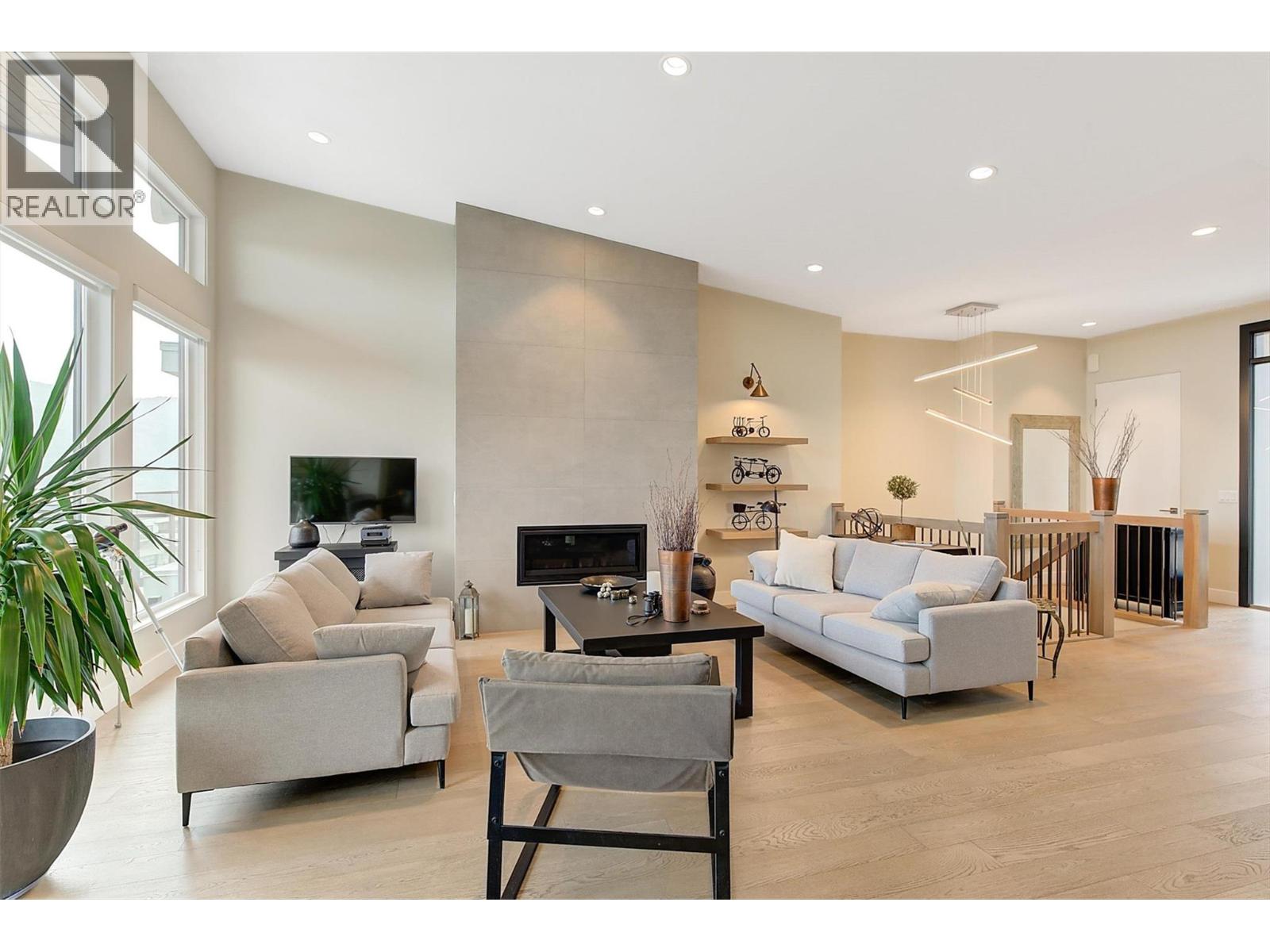 9728 Centrestone Crescent