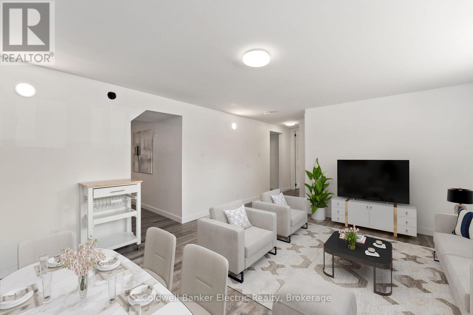 8B POTTINGER STREET
