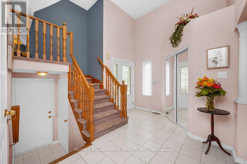 6121 MAPLE GATE CIRCLE