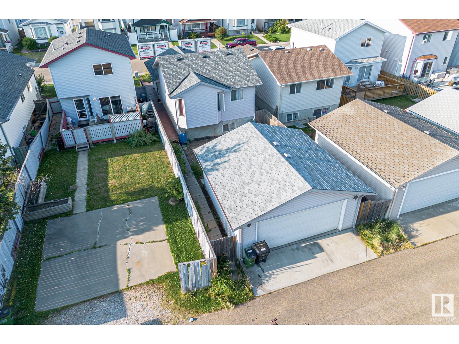 8336 159 AV NW
