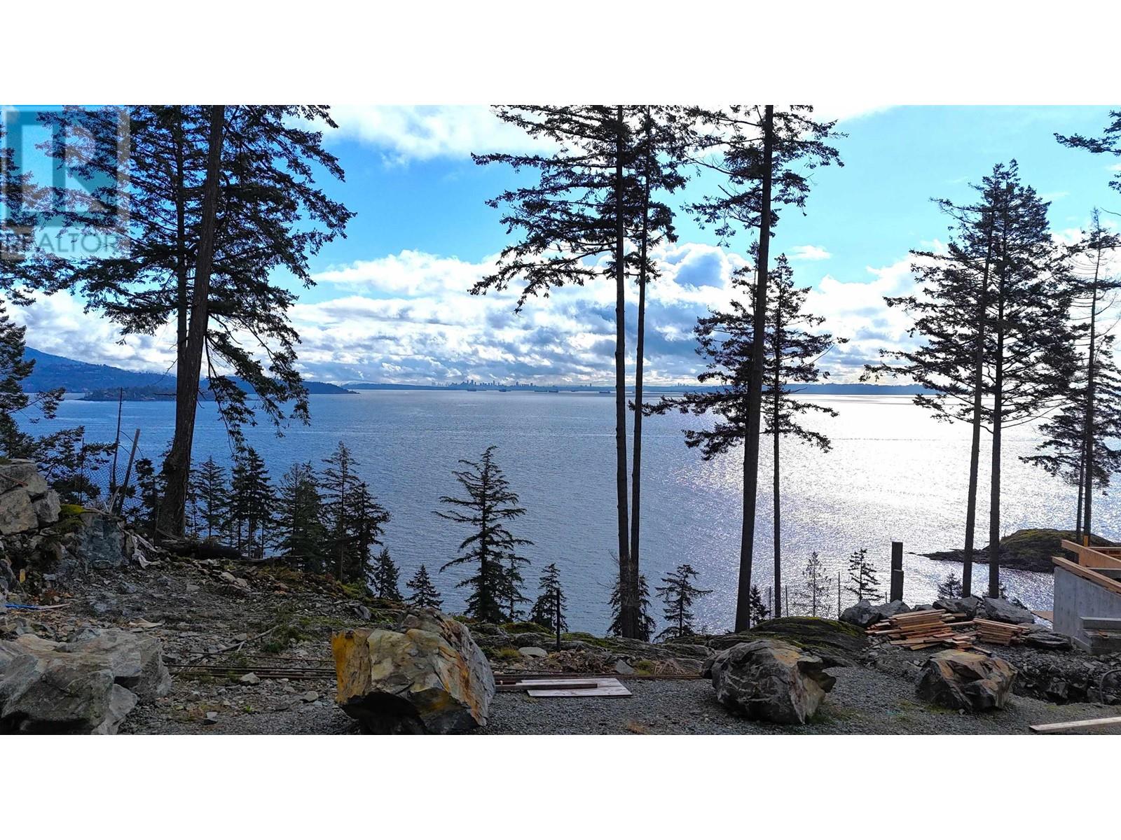759 SEYMOUR BAY DRIVE