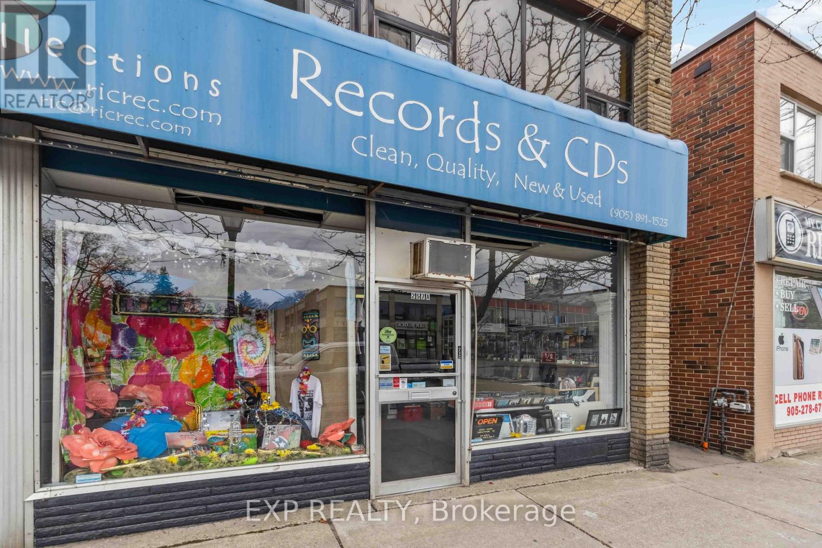 MAIN - 257 LAKESHORE ROAD E