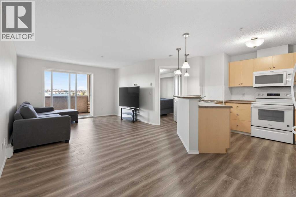 2304, 505 Railway Street W