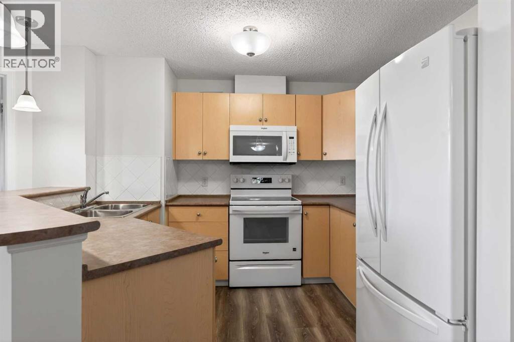 2304, 505 Railway Street W