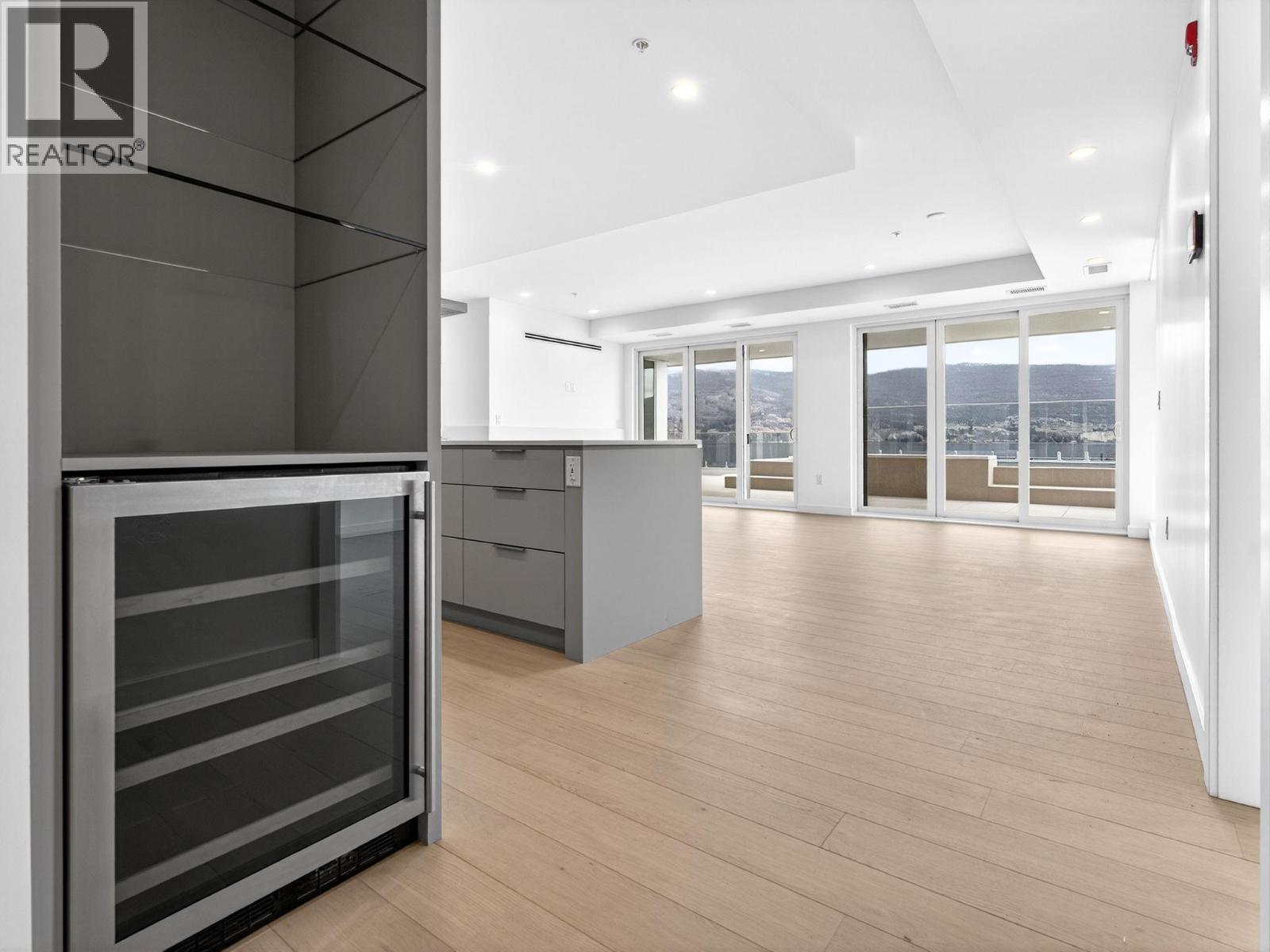 13415 Lakeshore Drive S Unit# 202