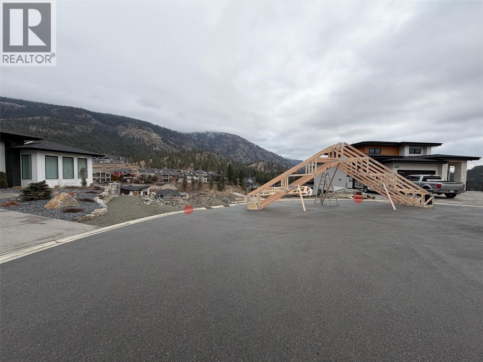 2500 Pinnacle Ridge Drive