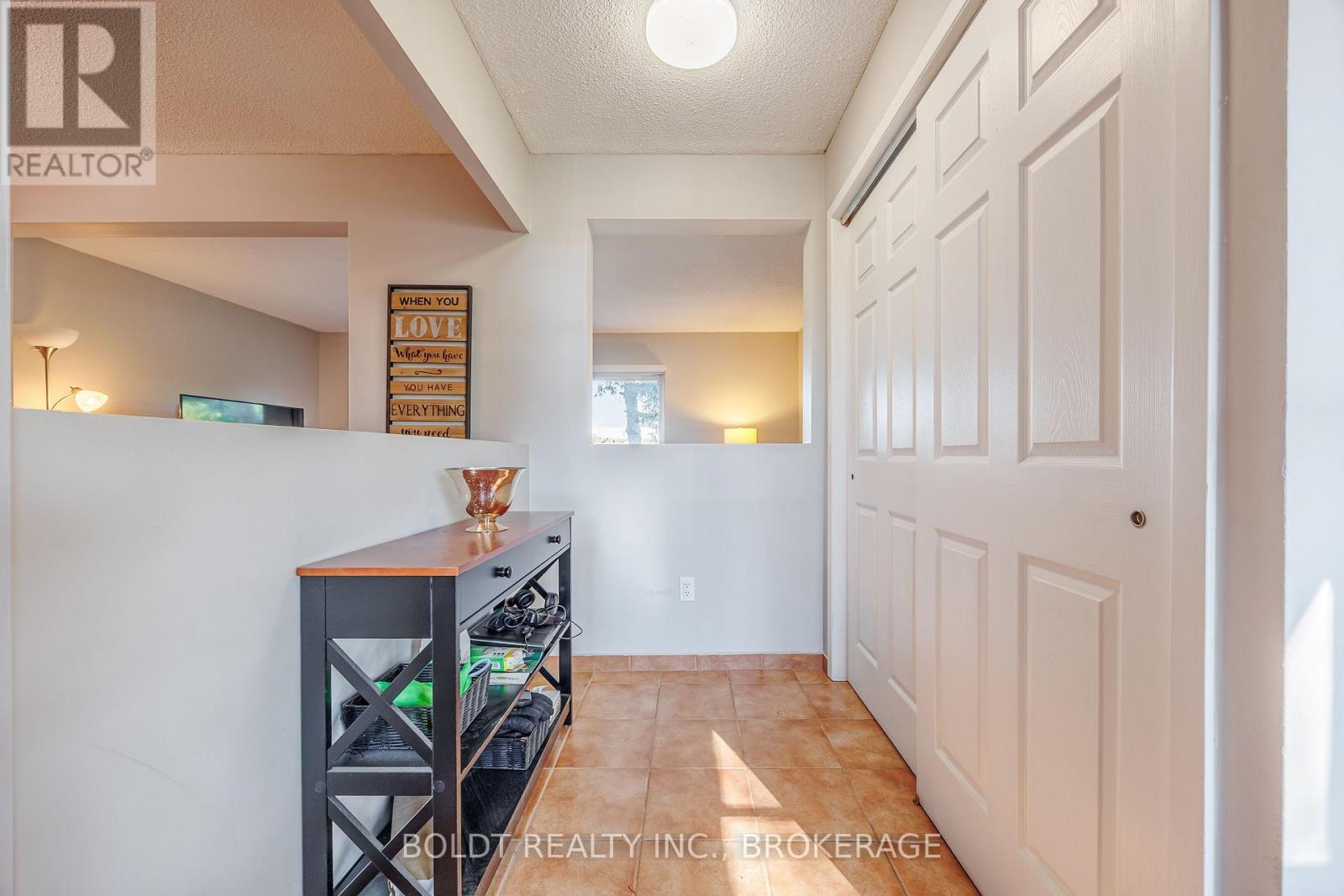 27 - 302 VINE STREET