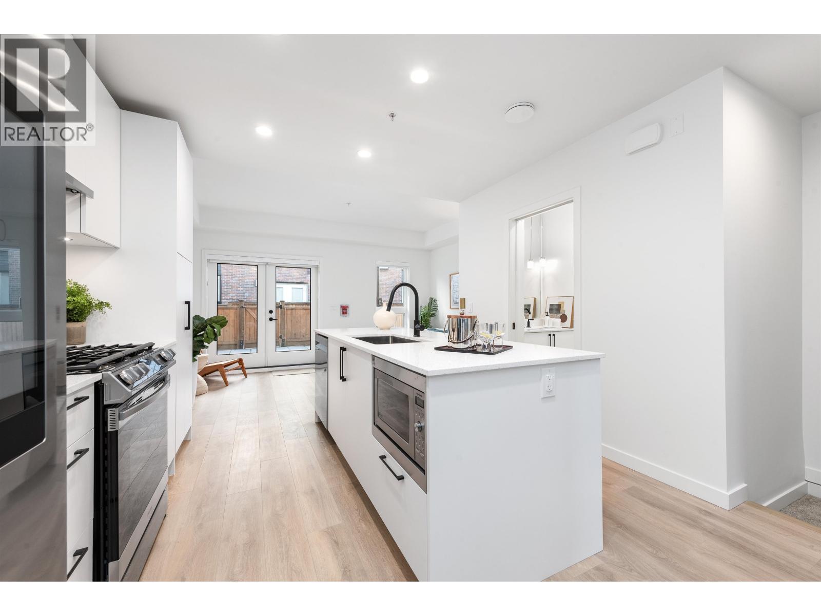 135 535 E 2ND STREET