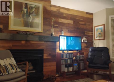 201 320 Selby St Nanaimo BC V9R2R5