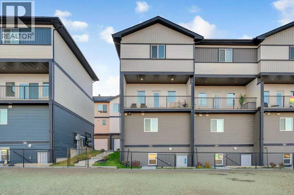 214 Corner Meadows Square