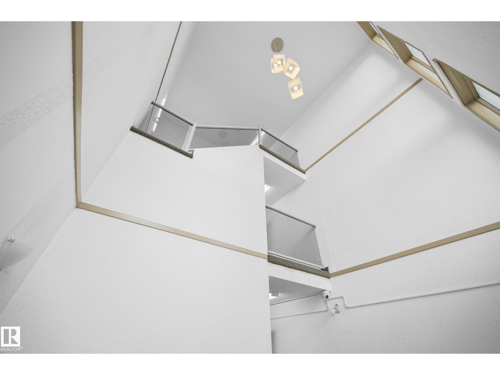 #205 10917 109 ST NW NW