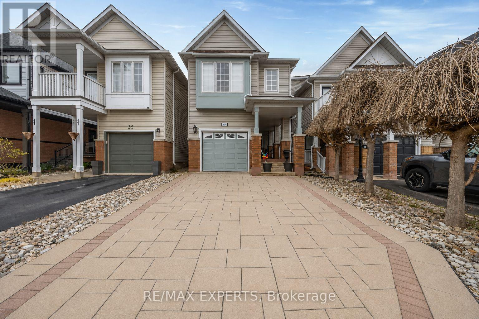 40 DILLS CRESCENT