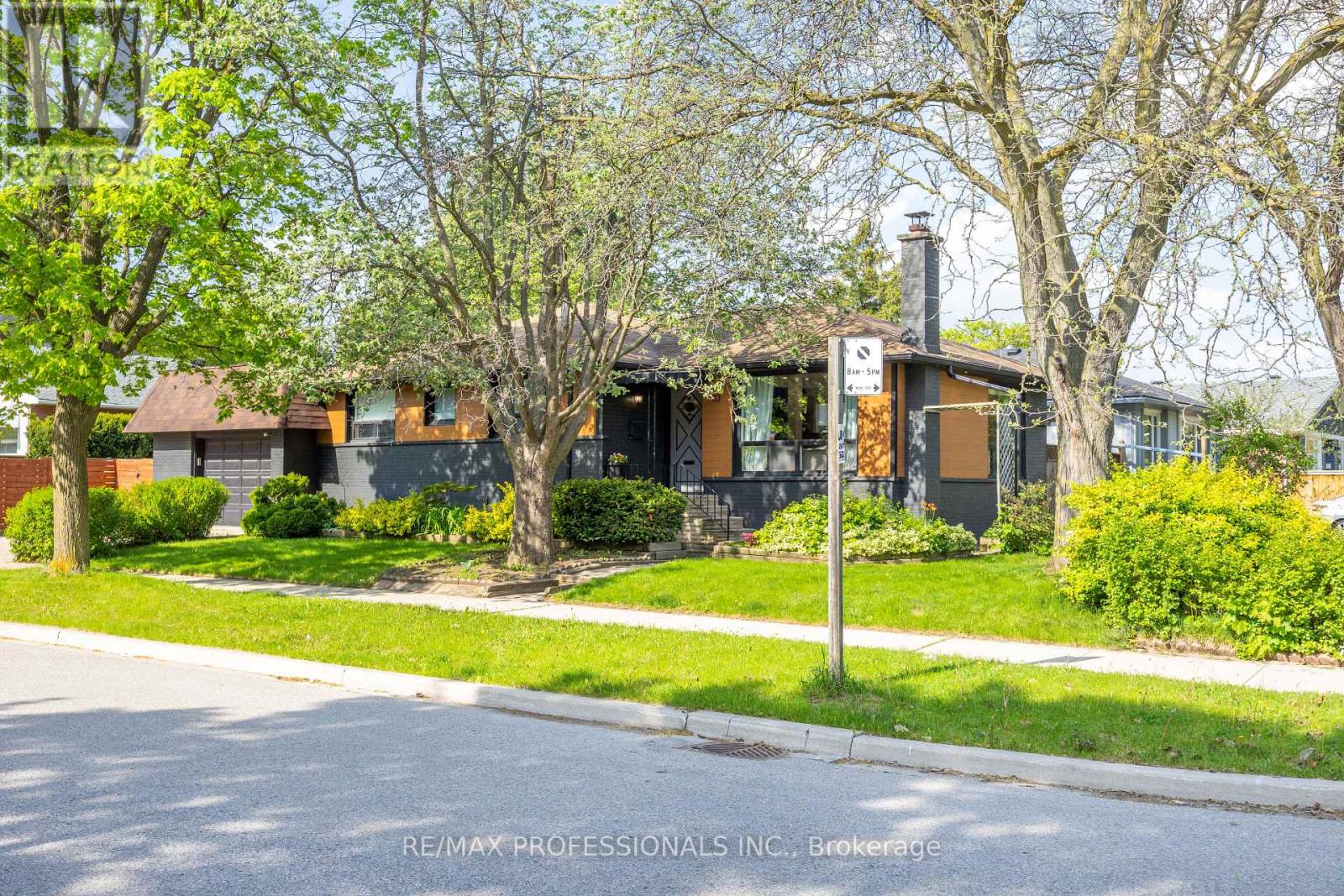 33 BRAMPTON ROAD
