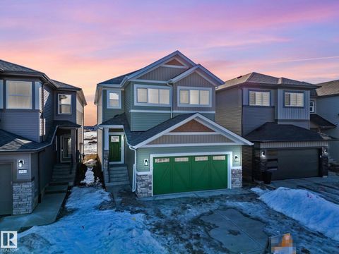 6957 176A AV NW Edmonton AB T5Z0X8