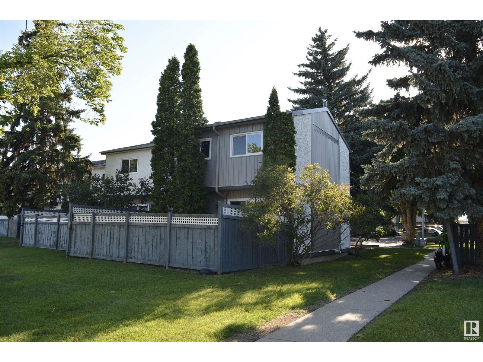 18418 62B AV NW