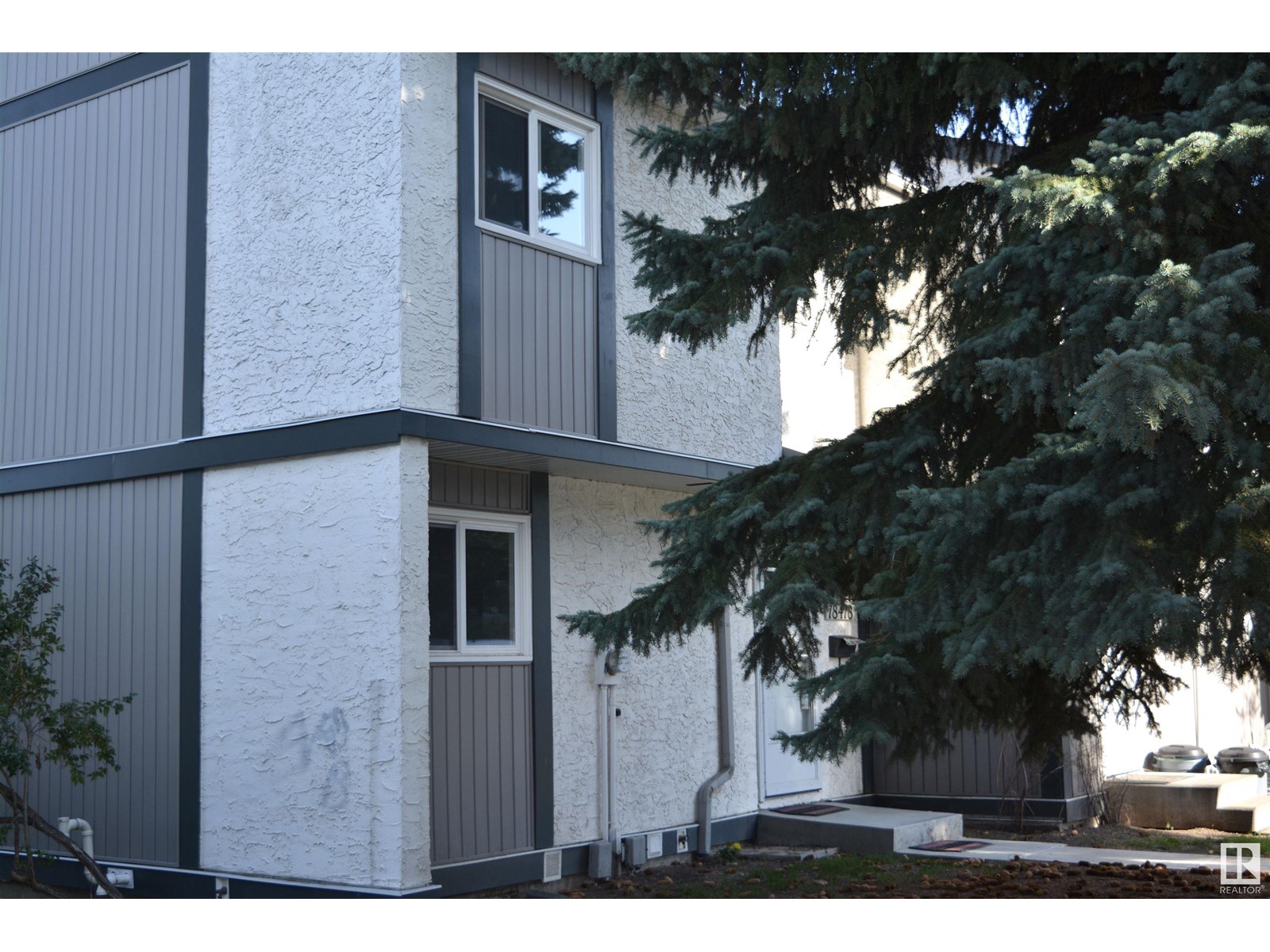 18418 62B AV NW