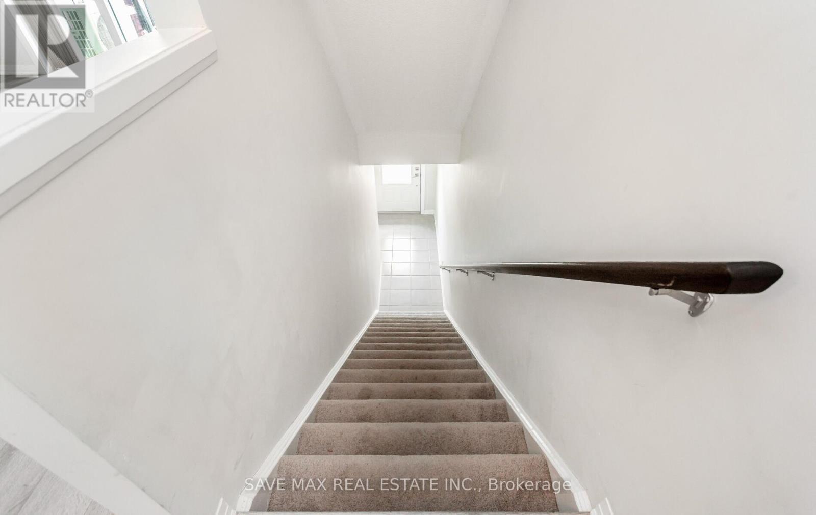 2H - 155 THOMAS SLEE DRIVE