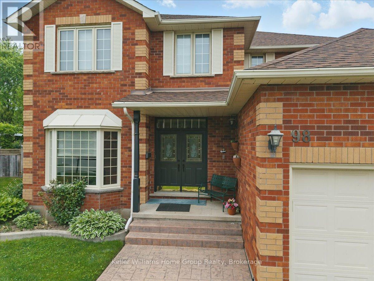 98 HUME DRIVE