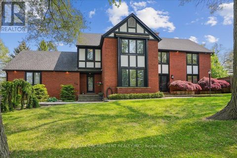 208 MOHAWK ROAD Hamilton (Ancaster) ON L9G2W9