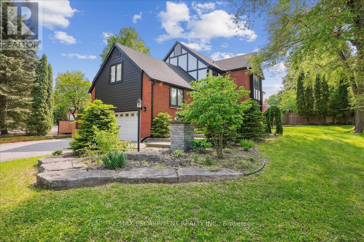 208 MOHAWK ROAD