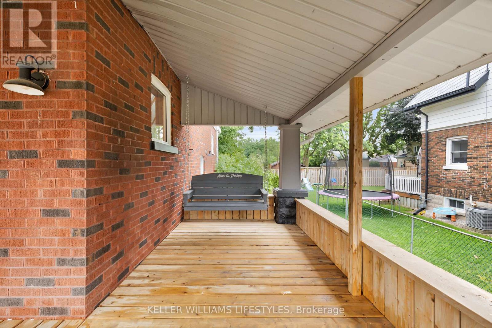 95 JOHN STREET E