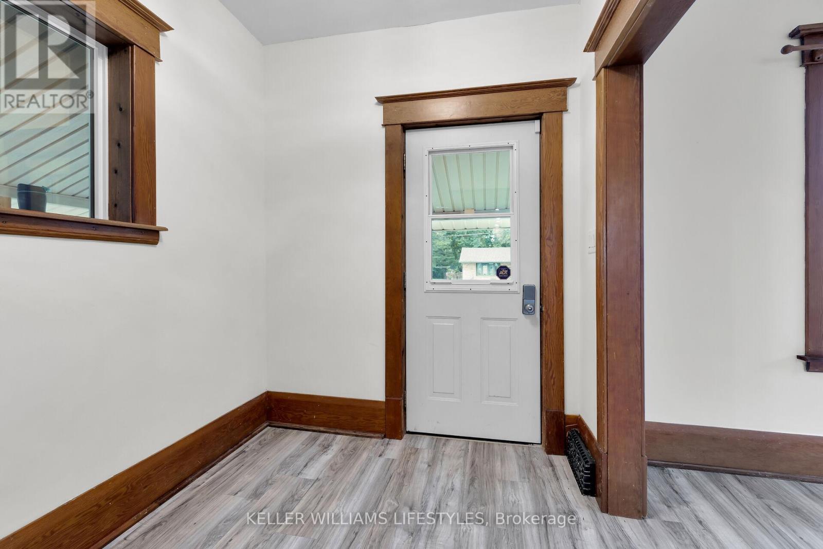 95 JOHN STREET E