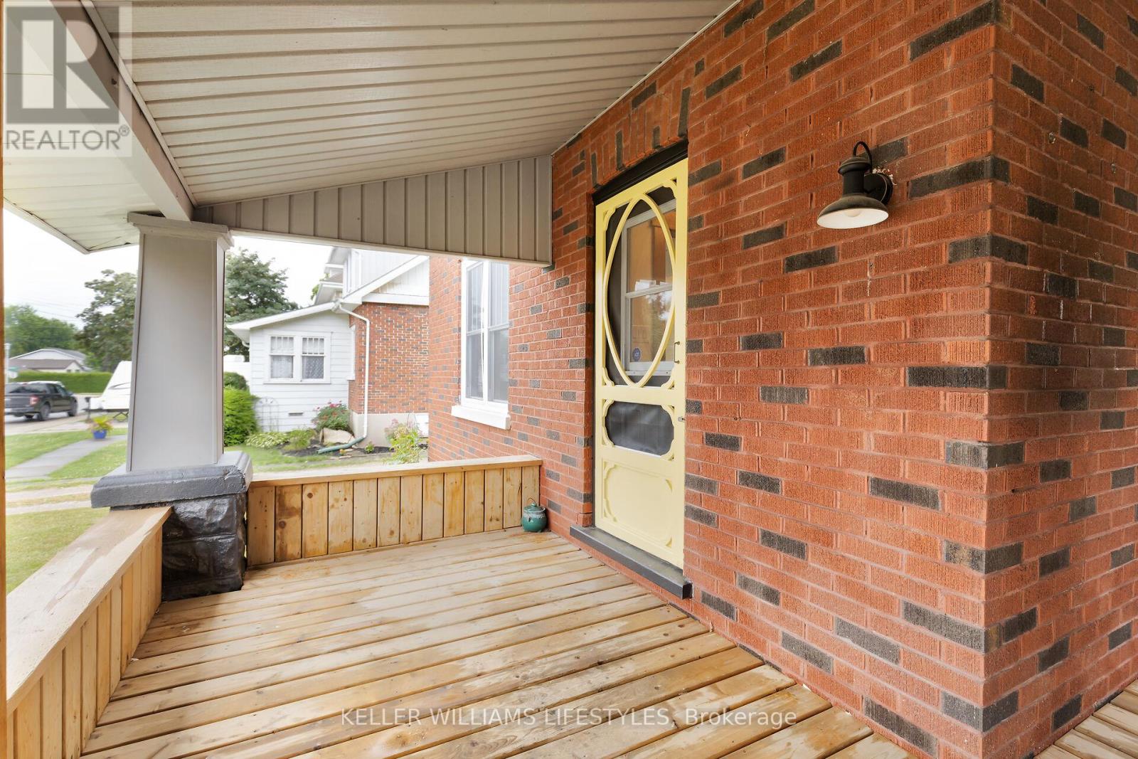 95 JOHN STREET E