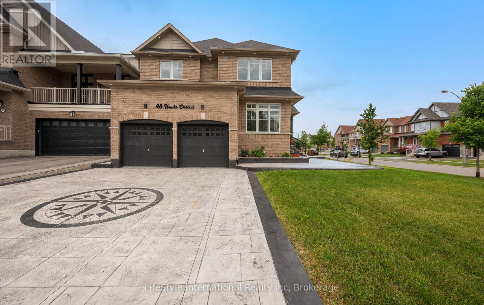 48 HAWKE CRESCENT