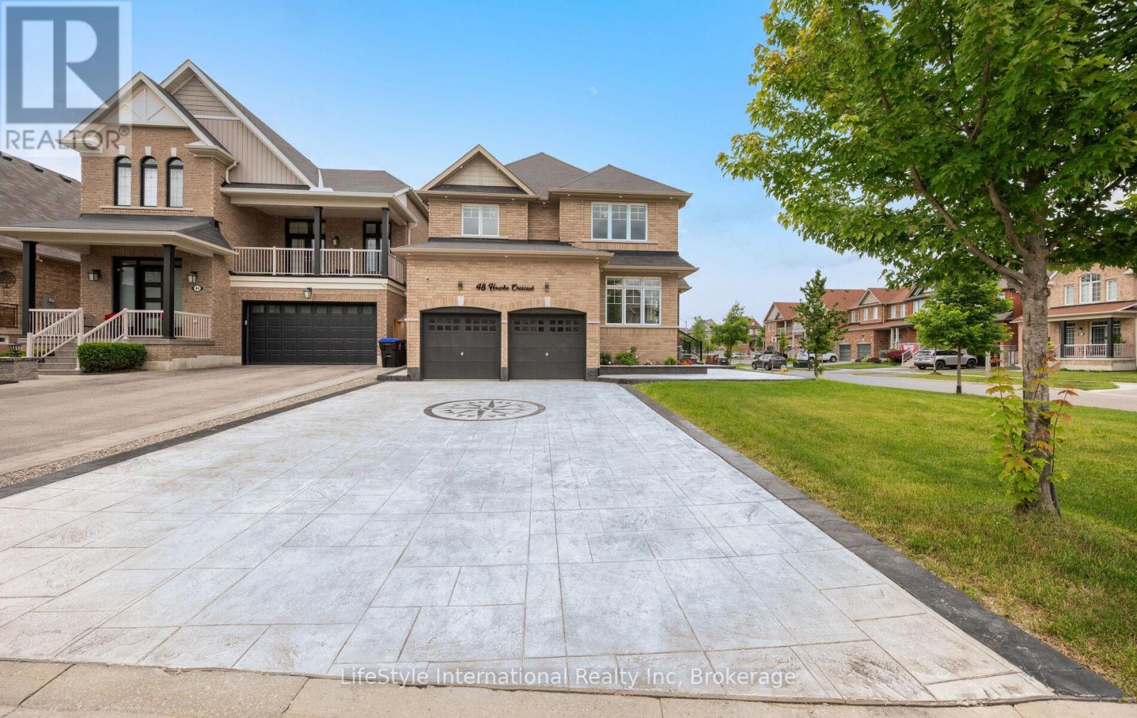 48 HAWKE CRESCENT
