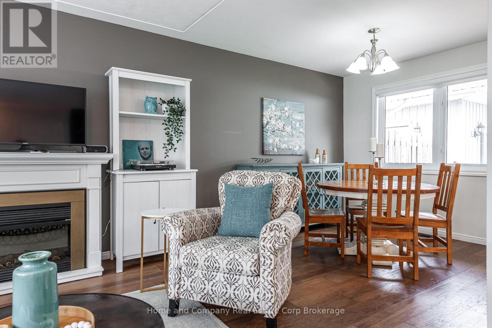 16 FEICK CRESCENT