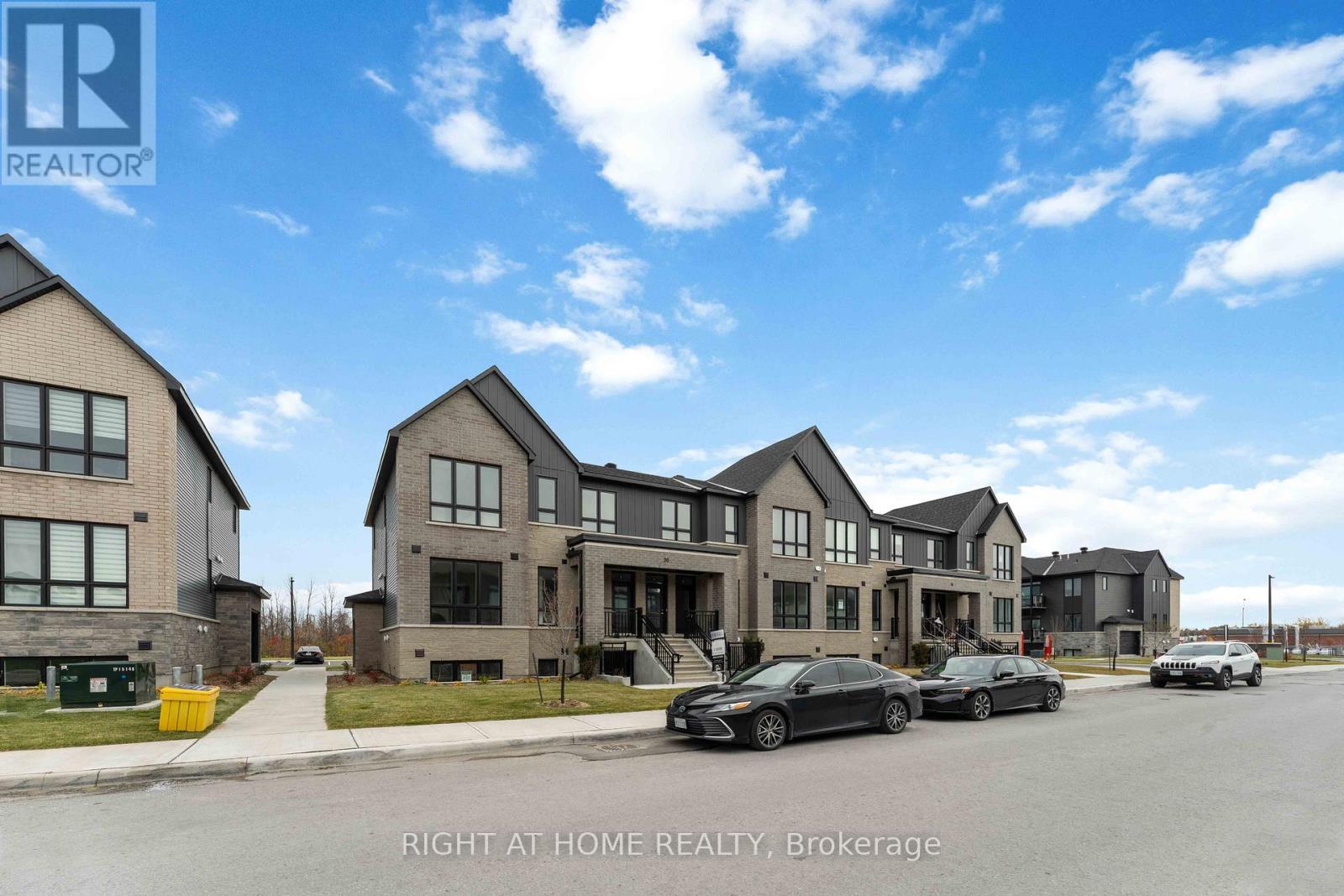 213 - 20F MAIZE STREET