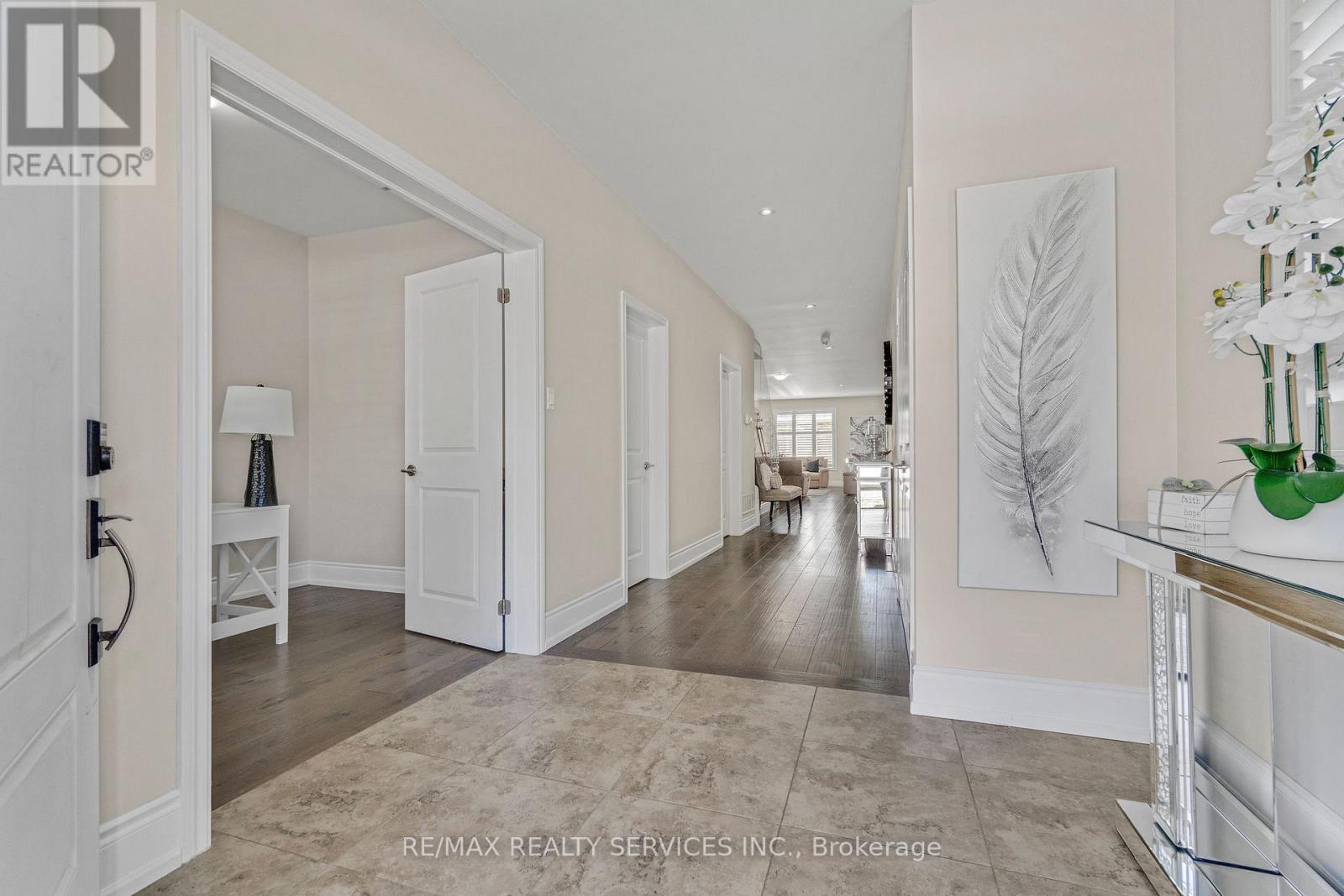 958 BEACH BOULEVARD