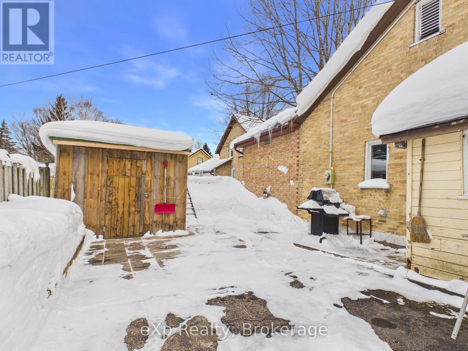 110 AMELIA ST. STREET