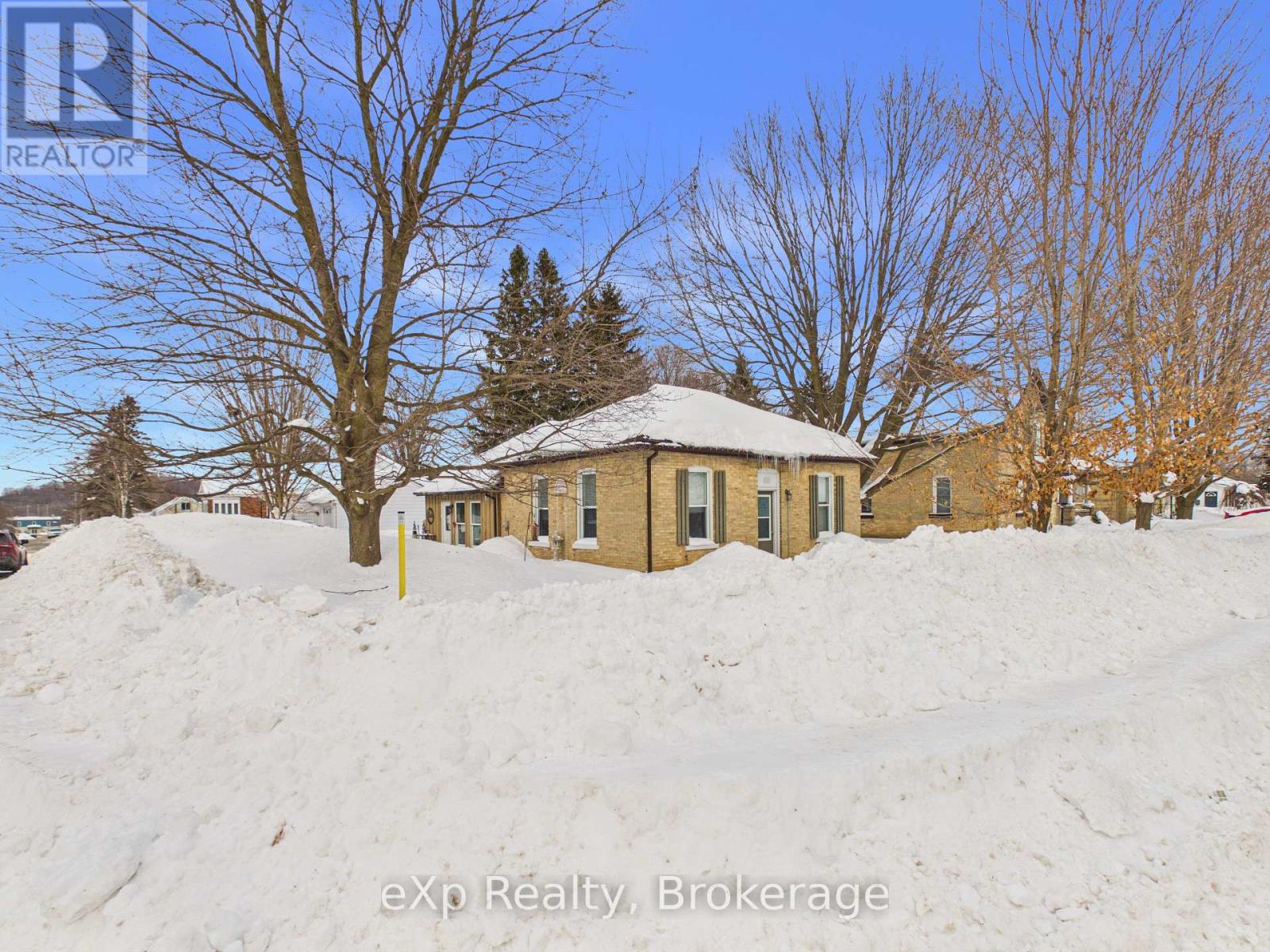 110 AMELIA ST. STREET