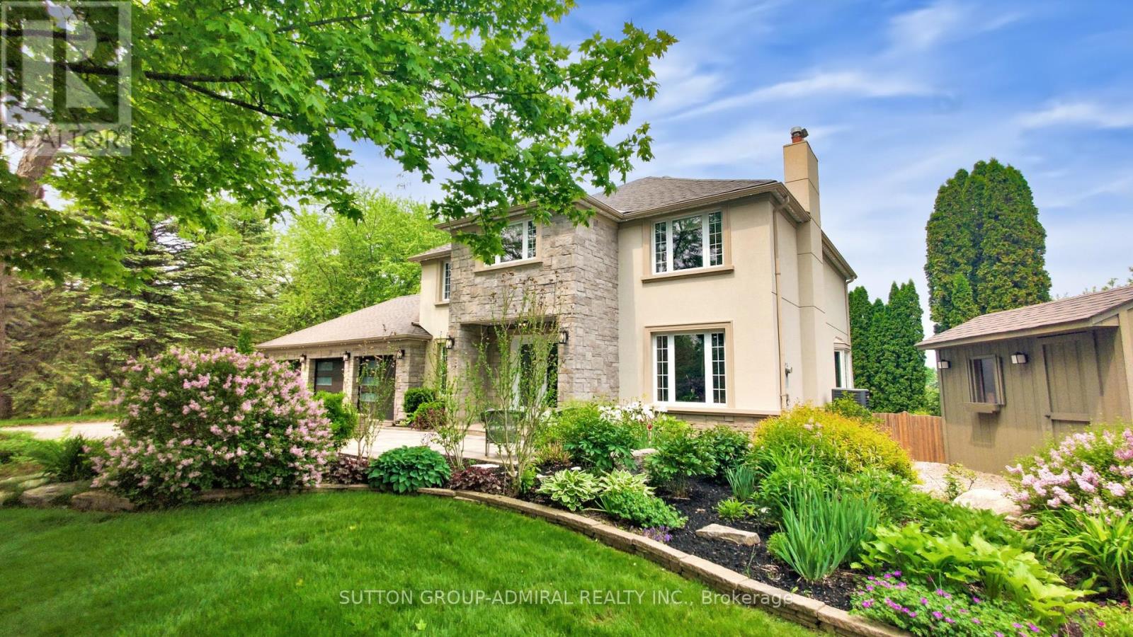10 WALTON DRIVE