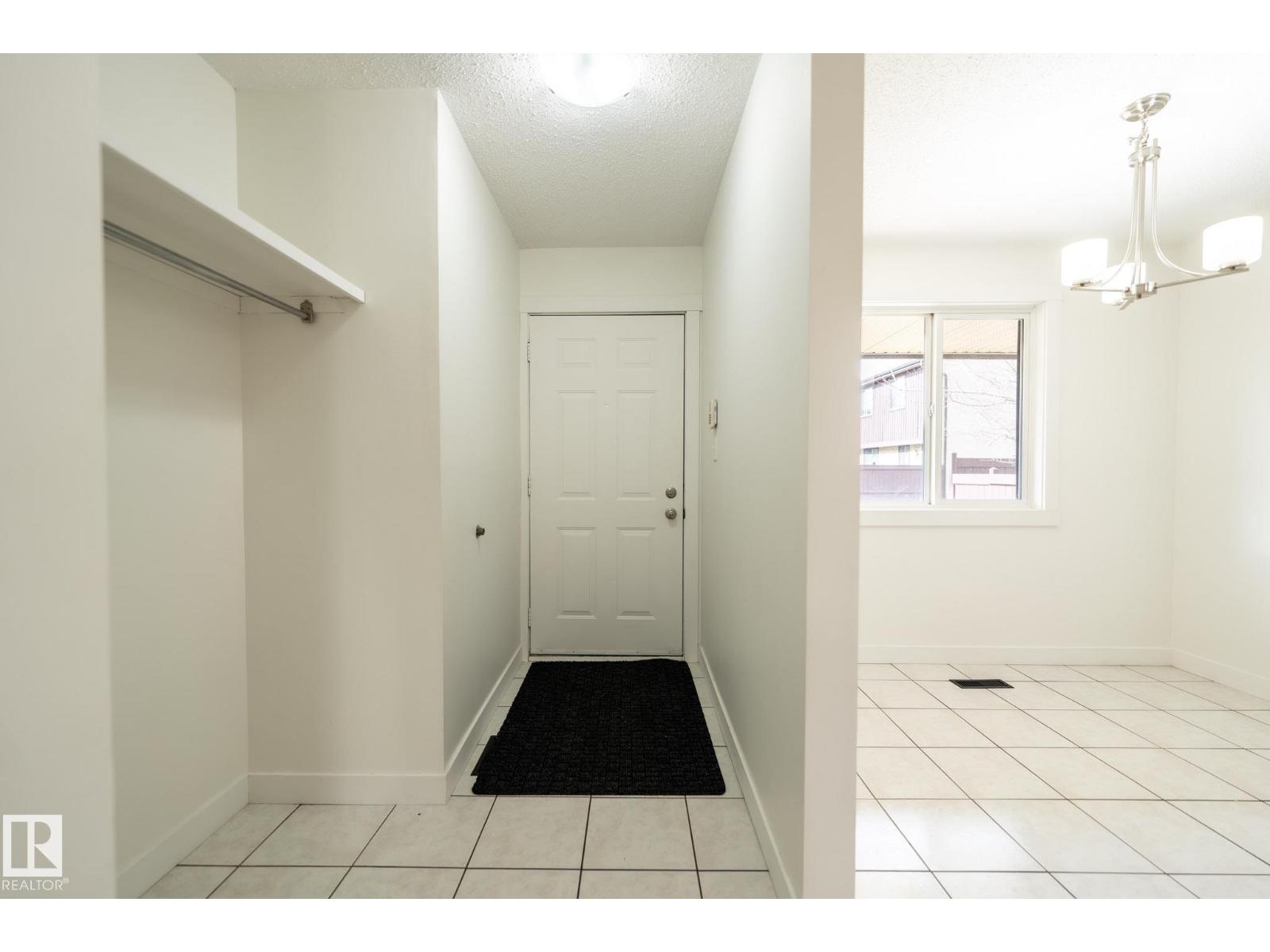 744 SADDLEBACK RD NW