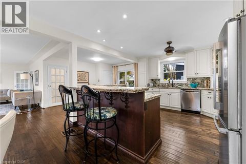 21 LAKESIDE Drive Grimsby ON L3M2K9