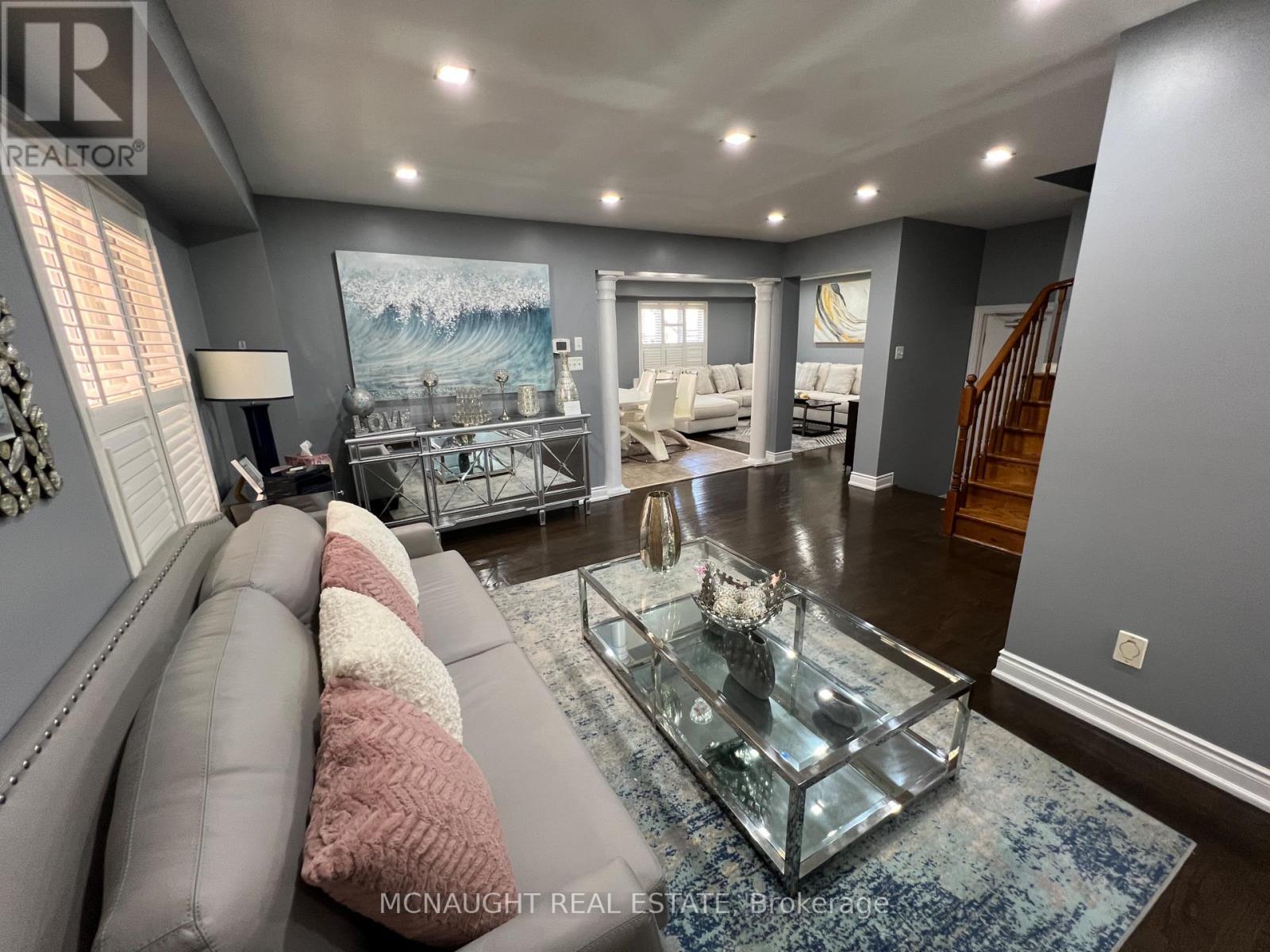 117 CROWN VICTORIA DRIVE