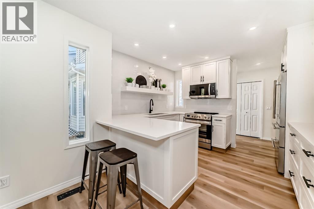 126 Hawkstone Manor NW