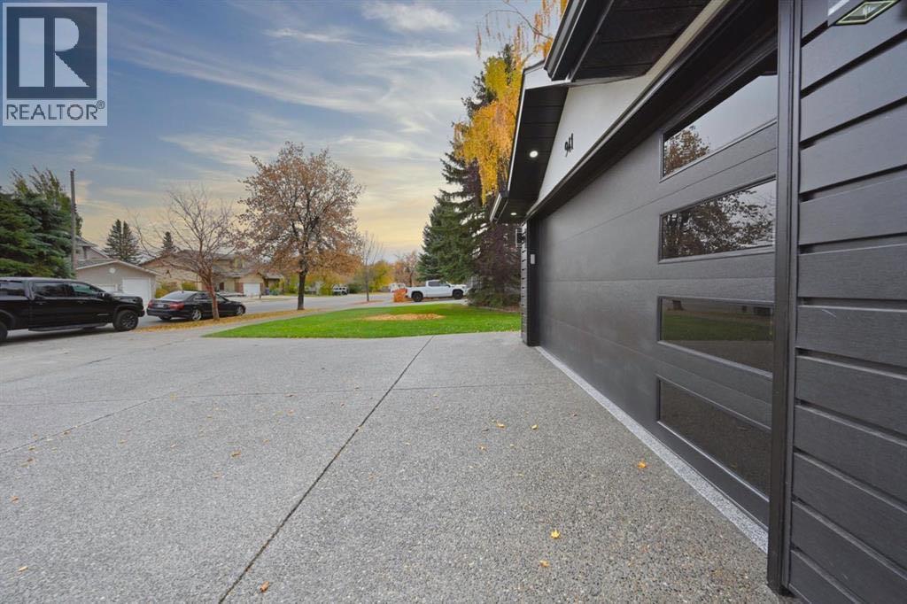 941 west chestermere Drive