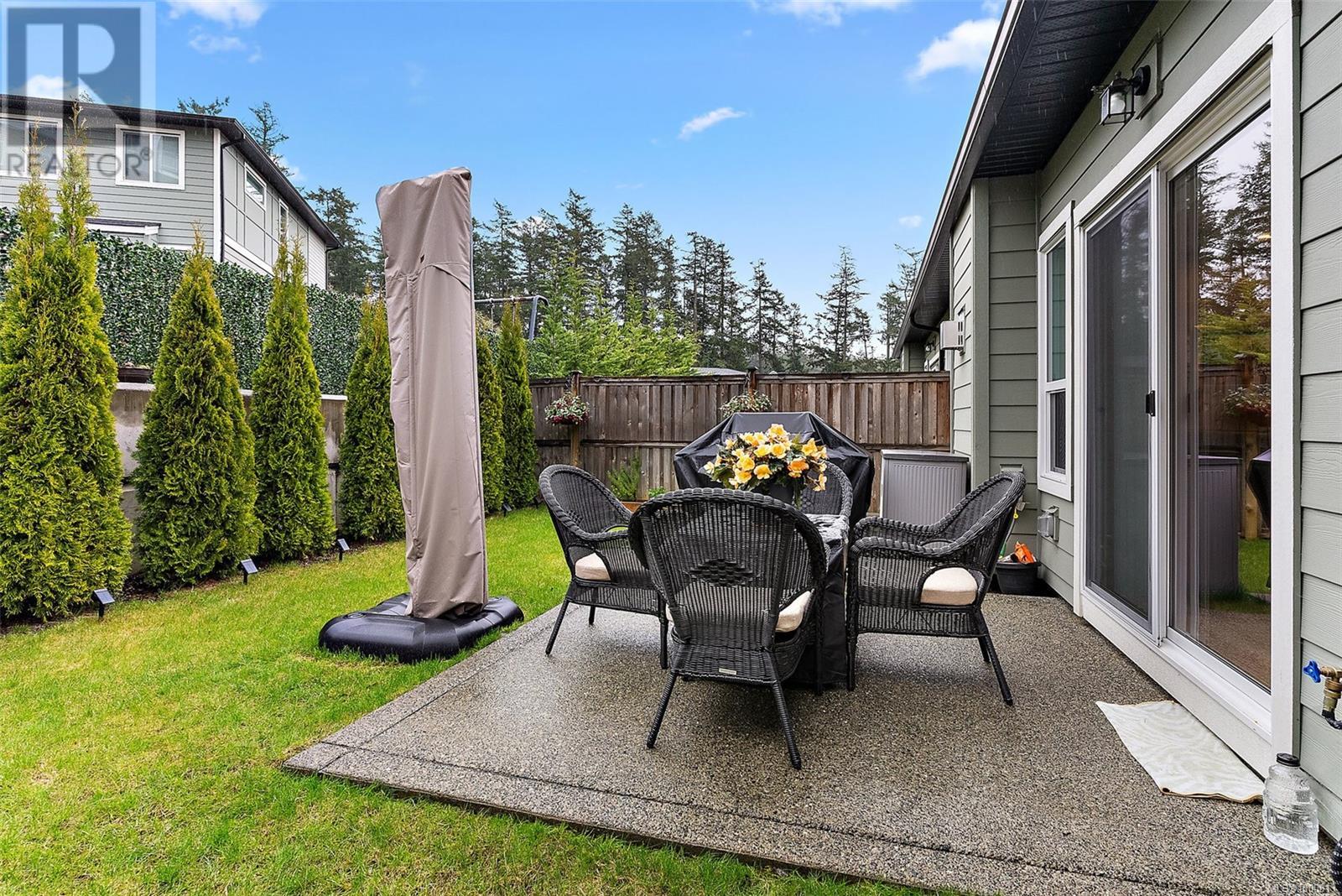 8 West Park Pl