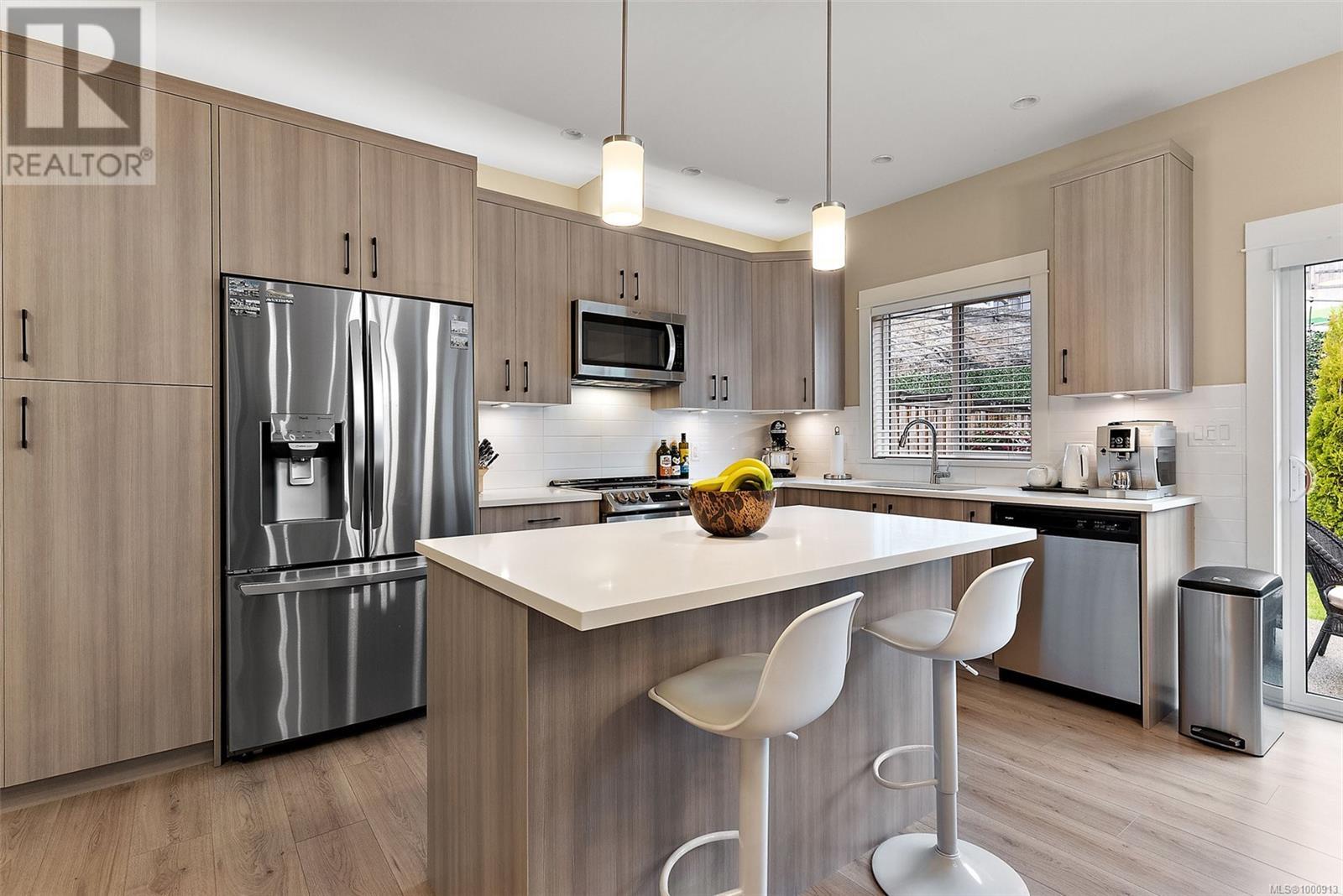 8 West Park Pl
