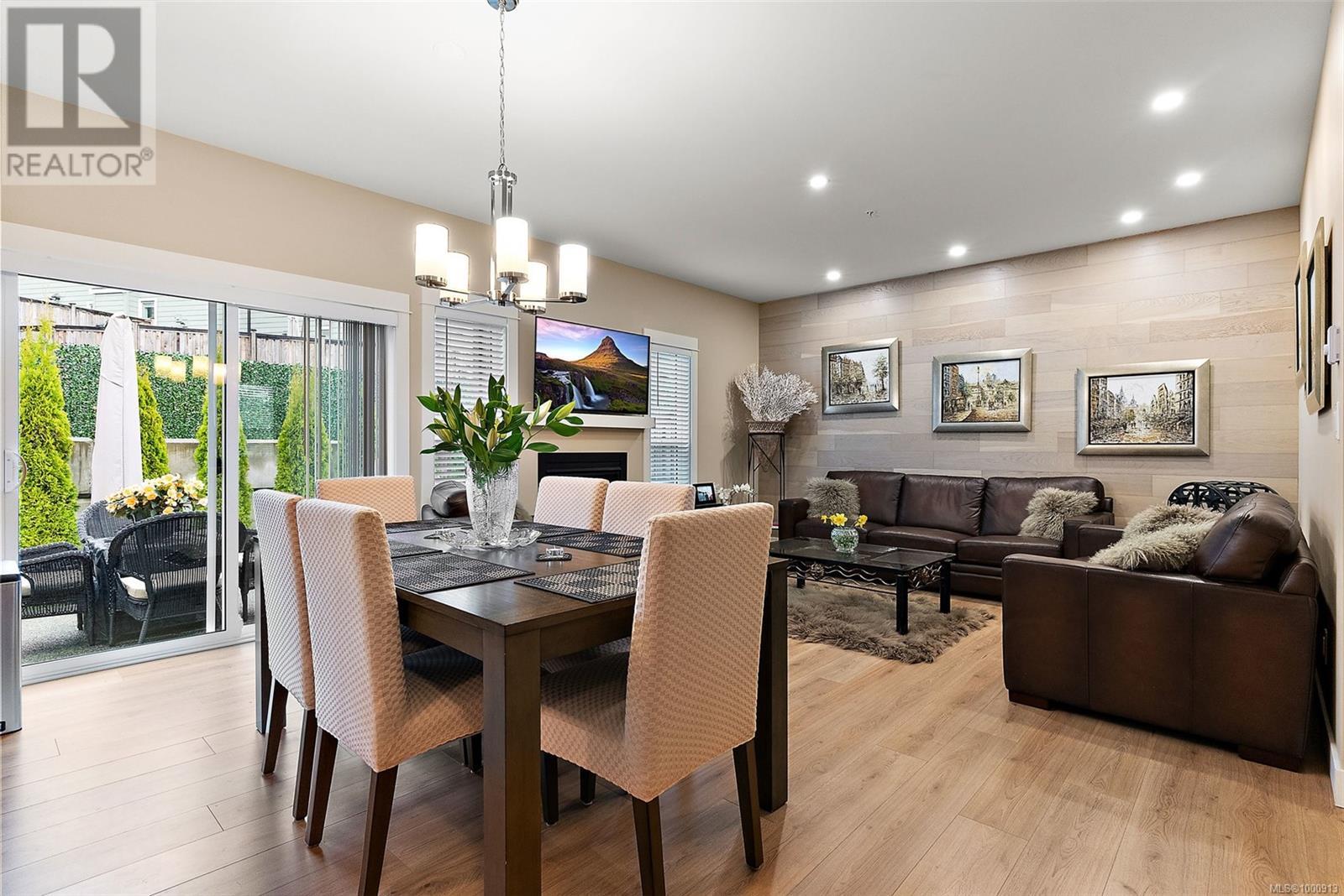 8 West Park Pl