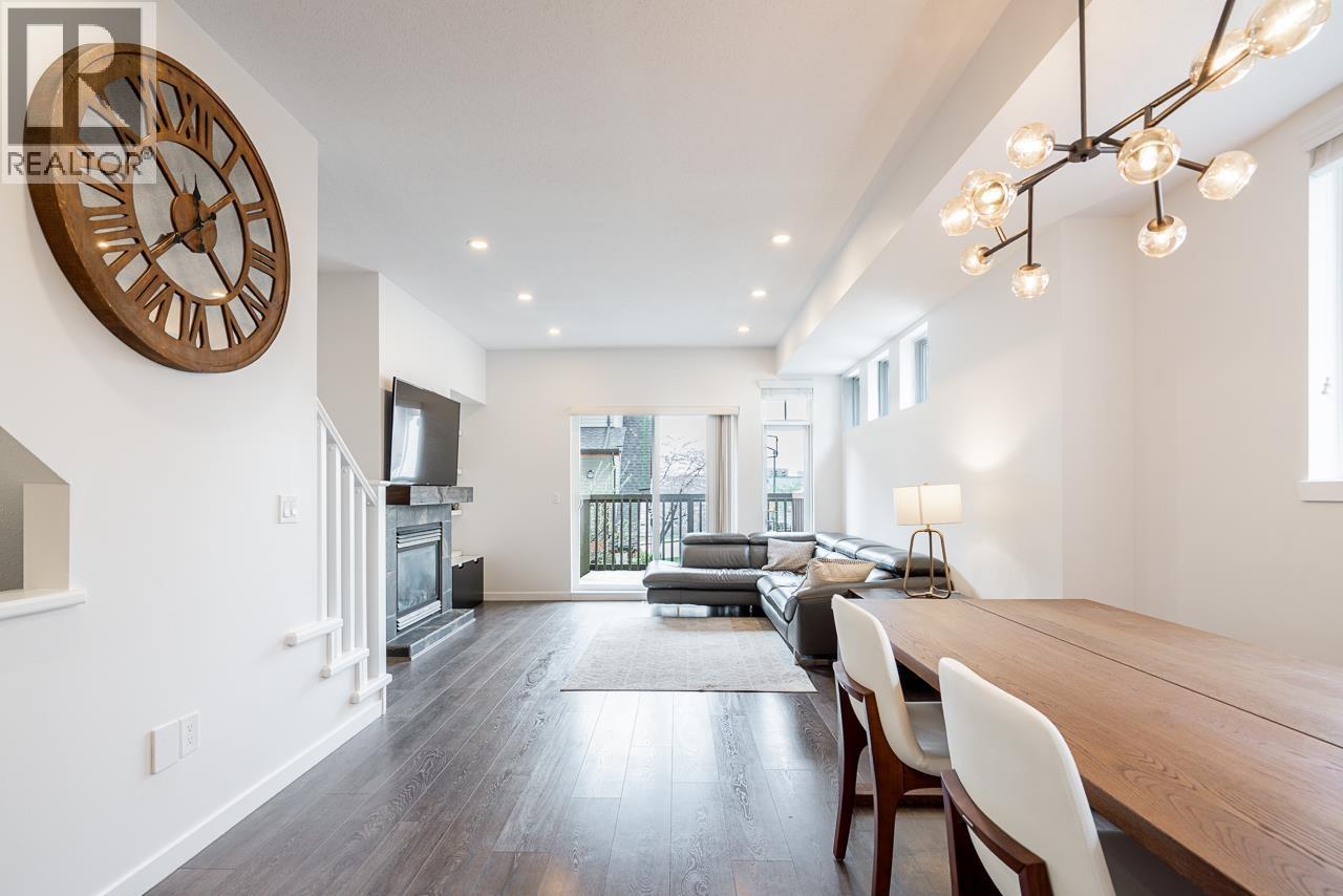 27 2000 PANORAMA DRIVE