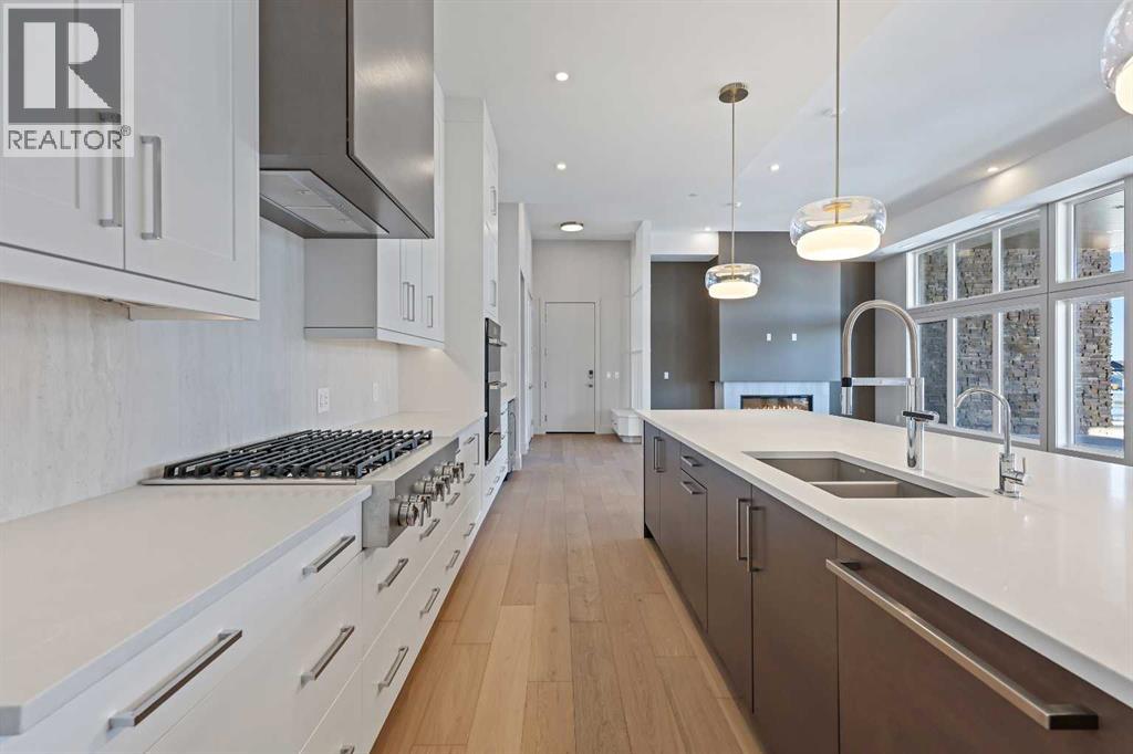 302, 140 Marina Cove SE