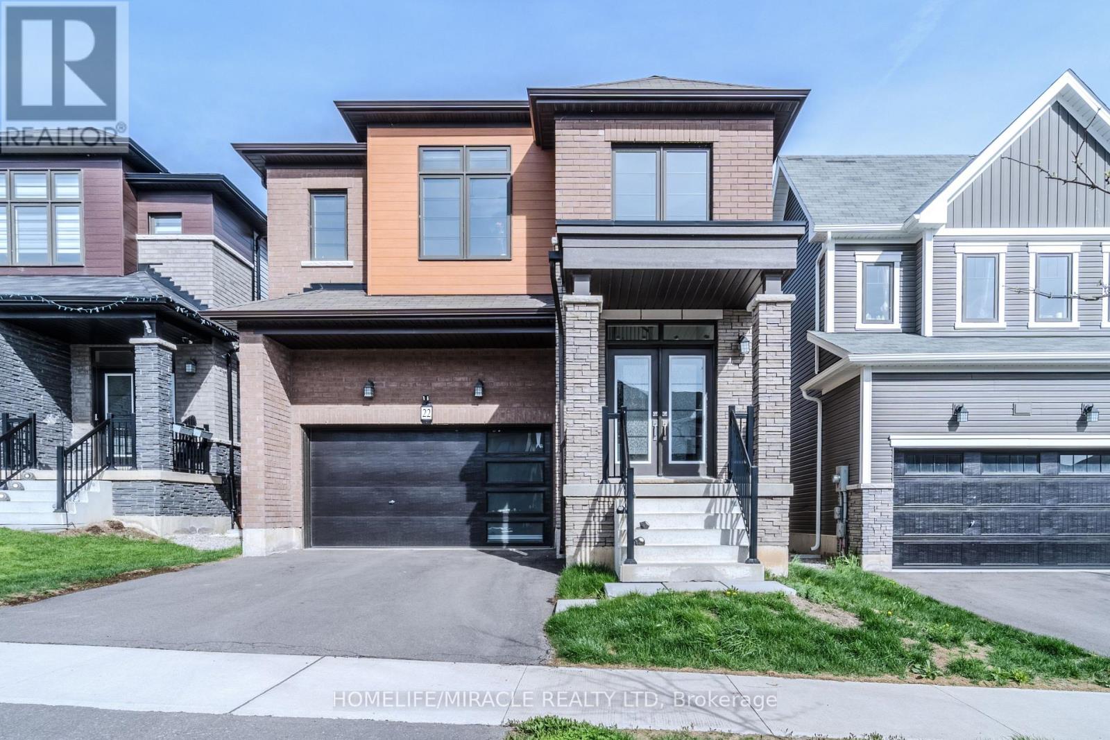 Photo 1 of 38 — 22 SANTOS DRIVE, Haldimand, ON N3W0H1