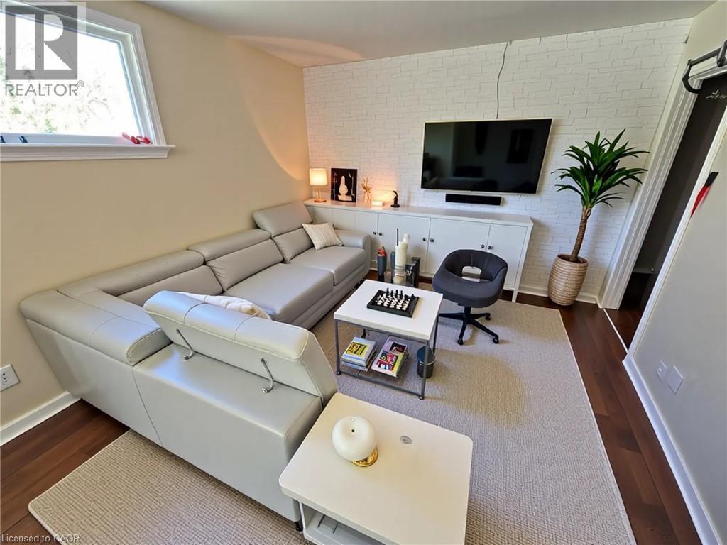 77 BLACKFRIARS Street