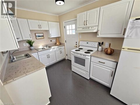 77 BLACKFRIARS Street London ON N6H1K8