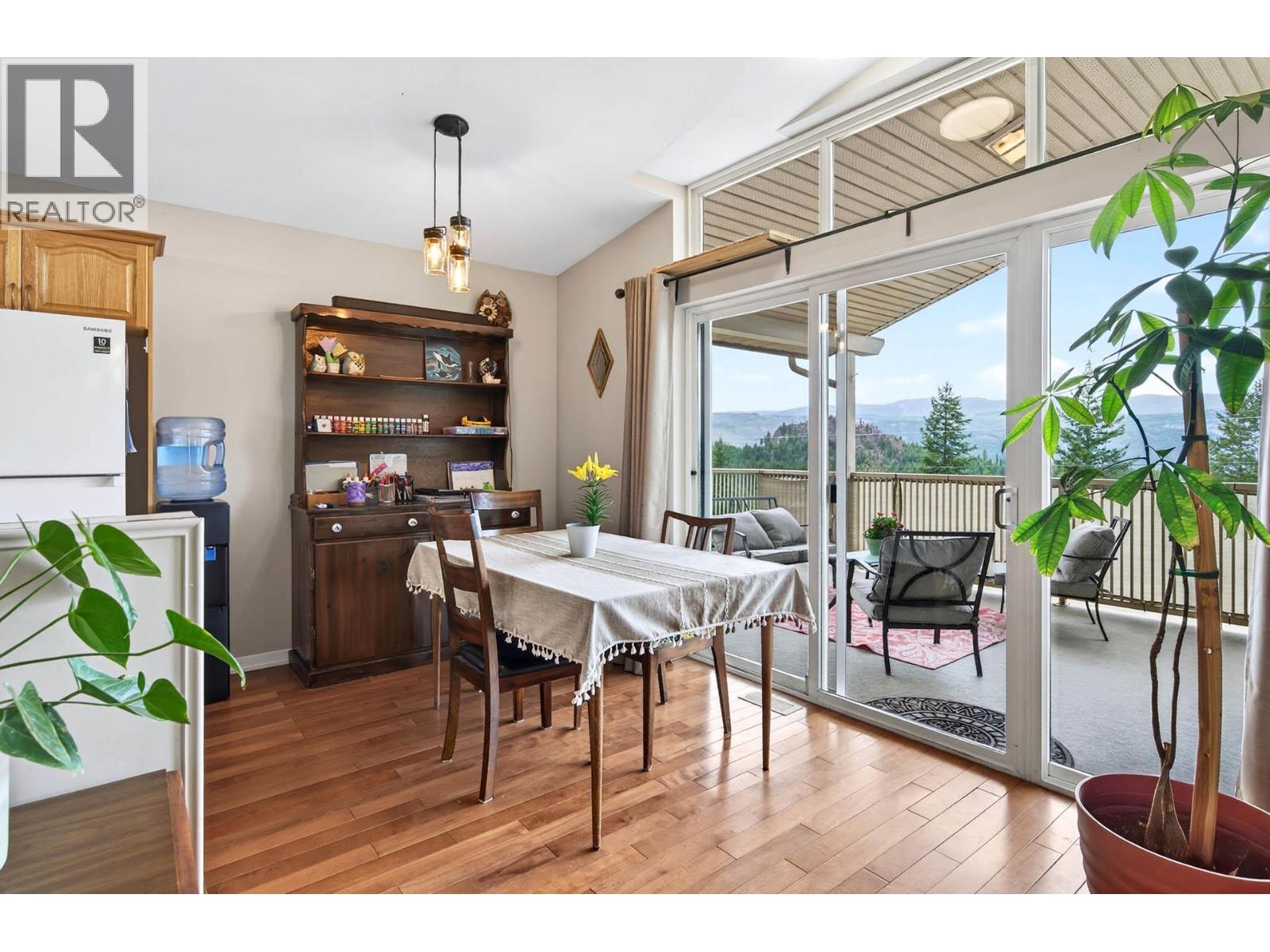 1008 VISTA POINT Road