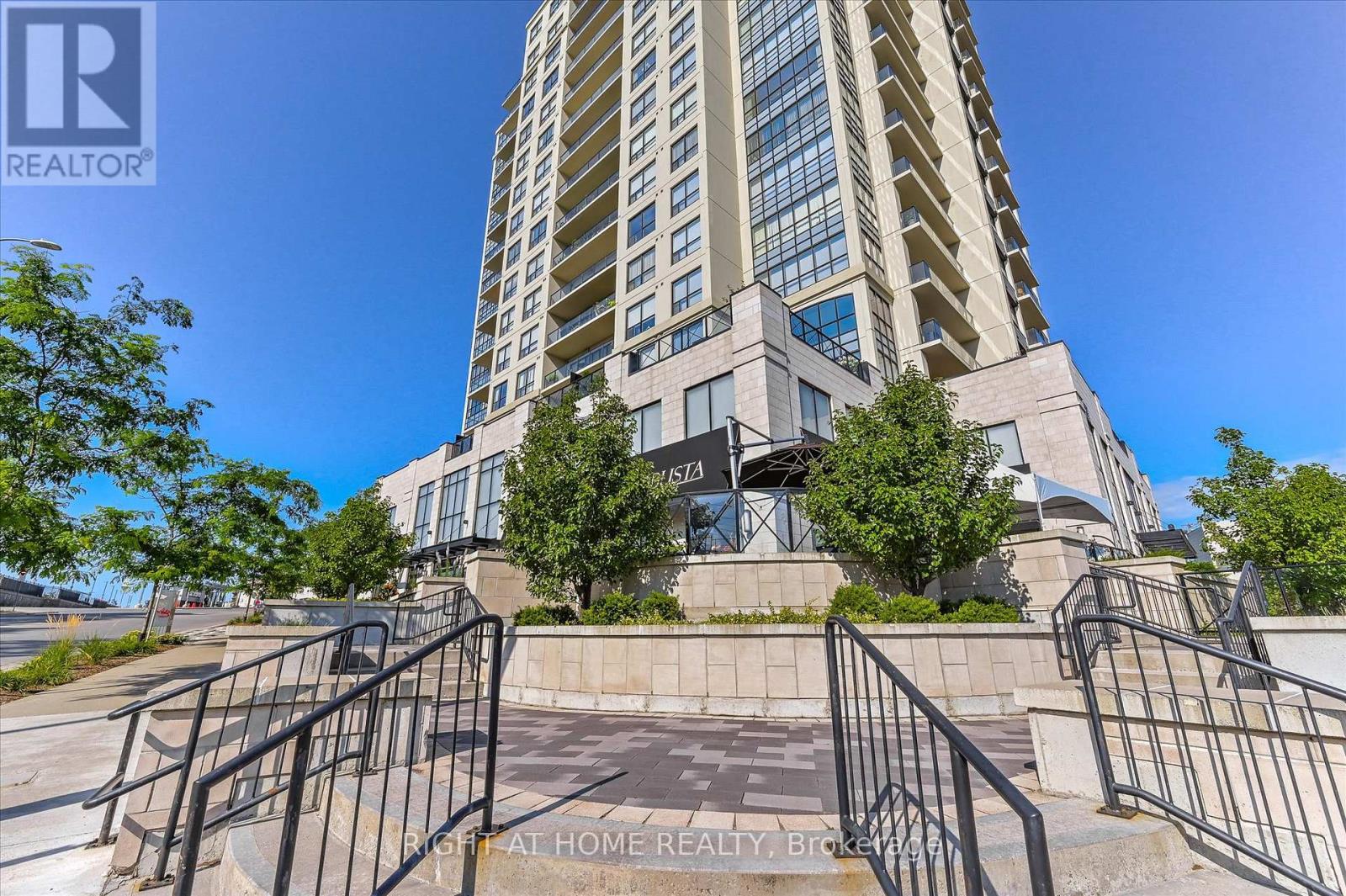 707 - 160 MACDONELL STREET